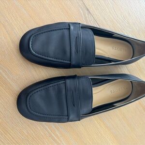 Talbots Classic Navy blue Leather Loafers